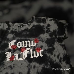 Como La Flor Selena T-shirt